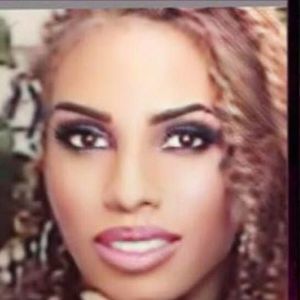 Meet your Posher, Mae